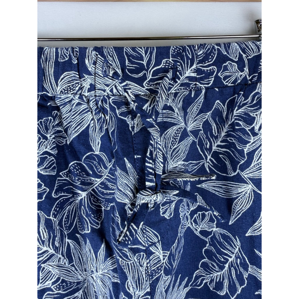 NWOT Women's BRIGGS Floral Linen Blend Shorts Blue/White Size XL - Picture 2 of 8